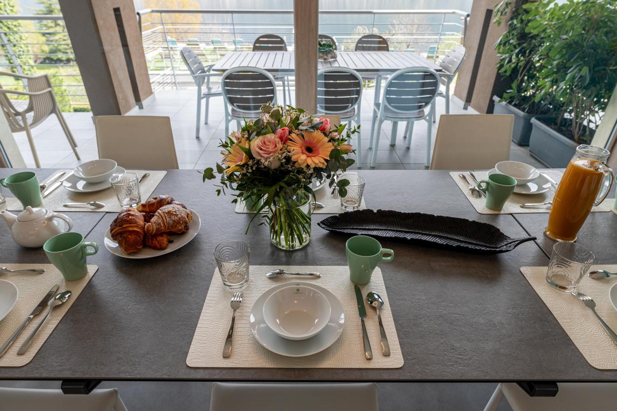 Bellagio Village- 4 Apartments By The Lake - Seasonal Warm Pool And Sauna Oliveto Lario 외부 사진